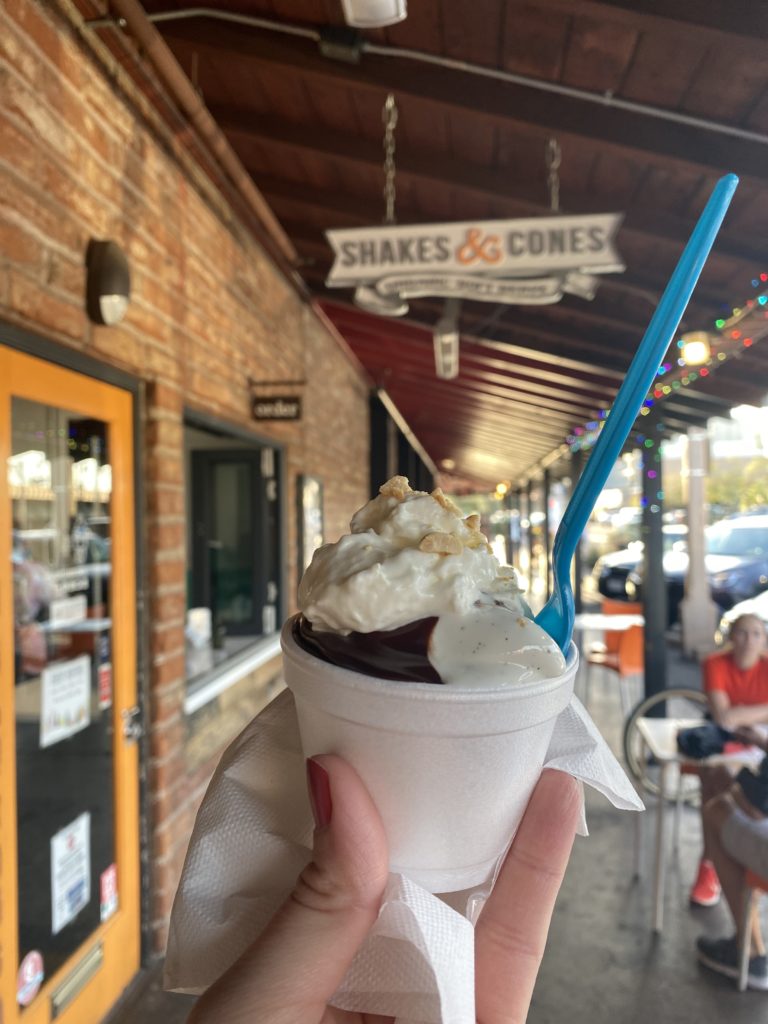 Vanilla Sundae from Shakes & Cones © Rocky Mountain Food Tours