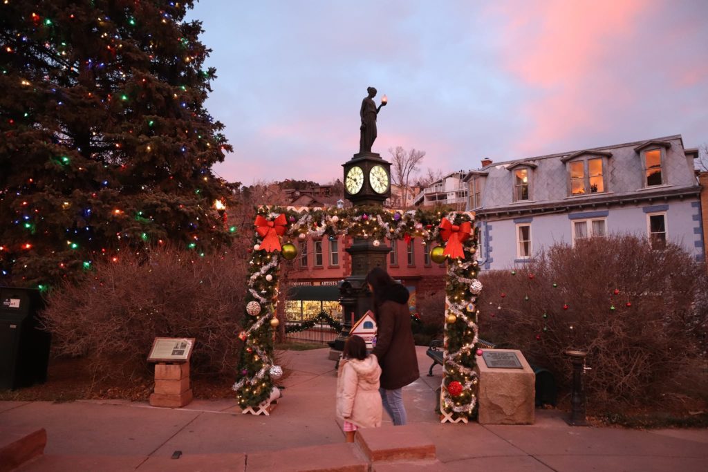 Visit Manitou Springs Holiday Lights